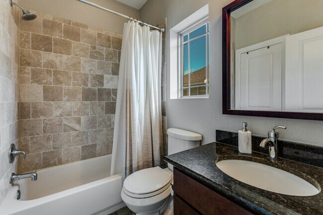 Building Photo - 5914 Hudson St