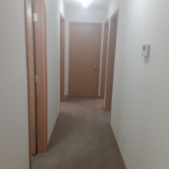 Building Photo - 545 S Walker Ln