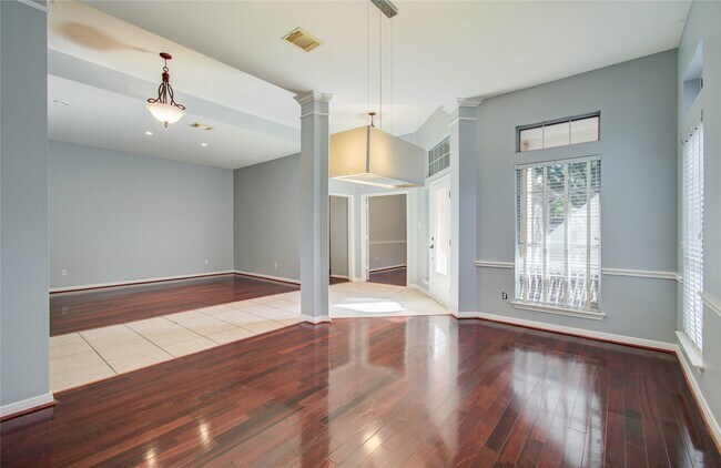 Building Photo - 14731 Raven Hollow Ln