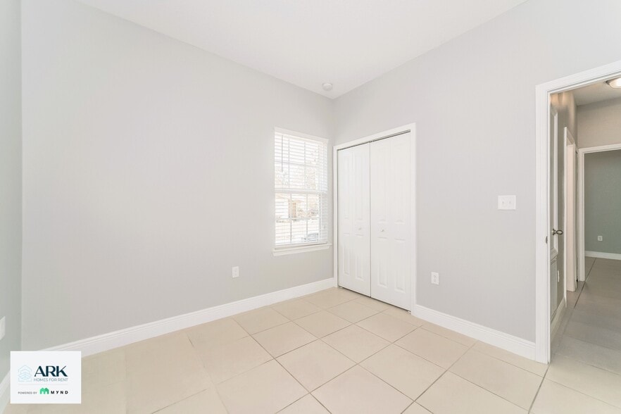 Building Photo - 530 Imperial Pl