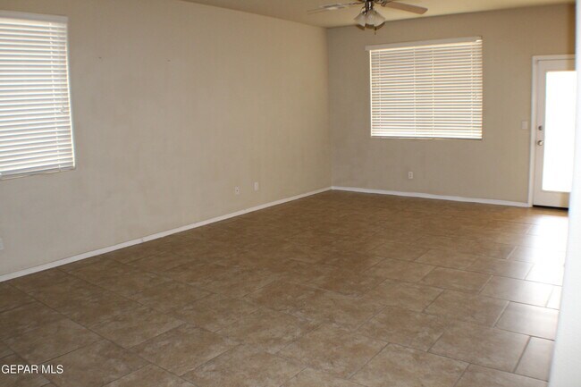 Building Photo - 12449 Chamberlain Dr