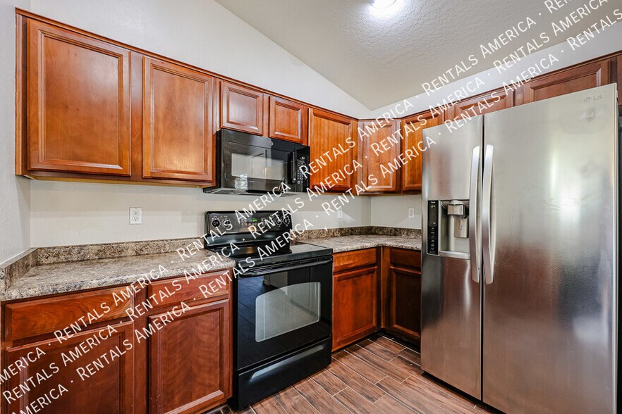 Building Photo - 41629 N Ranch Dr