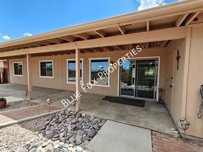 Building Photo - 5440 W Placita De La Promesa