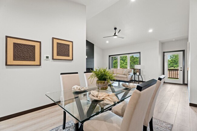 Building Photo - New Townhome For Rent