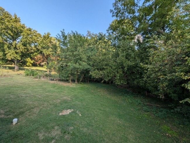 Building Photo - Belle of Bellefontaine - **Half Off Securi...