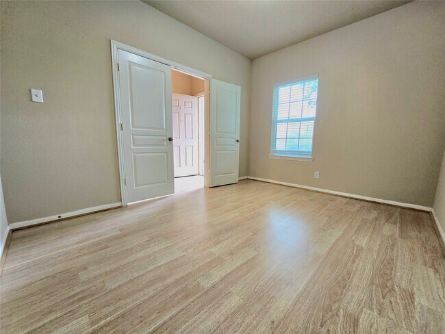 Building Photo - 18319 Tuscana Shores Dr