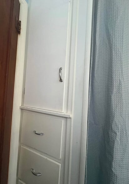 Building Photo - 1620 E 18th St