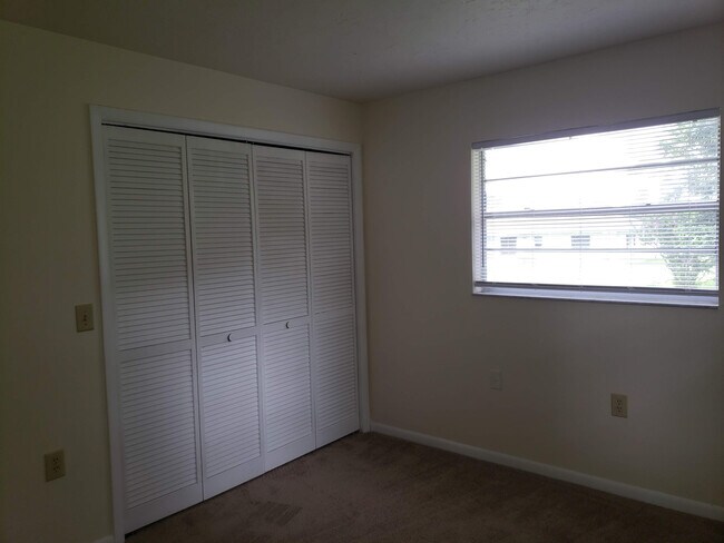 Building Photo - 1003 W Buttonbush Dr