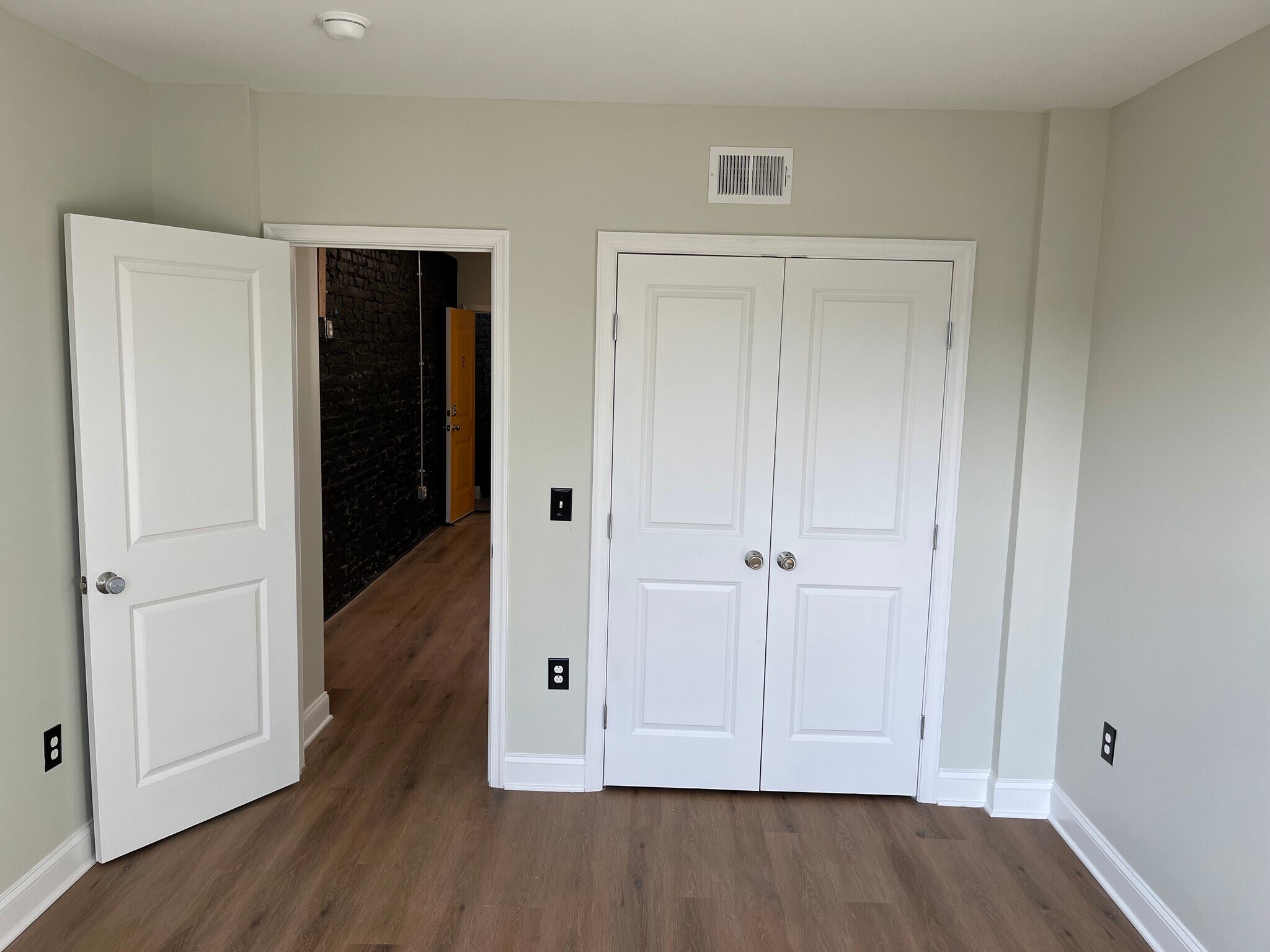 Unit 2 - 6034 Walton Ave