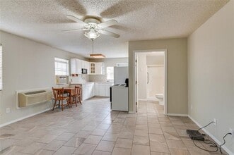 Building Photo - 406 Marsha St