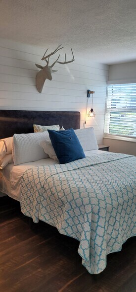 Building Photo - 1830 Robalo Dr