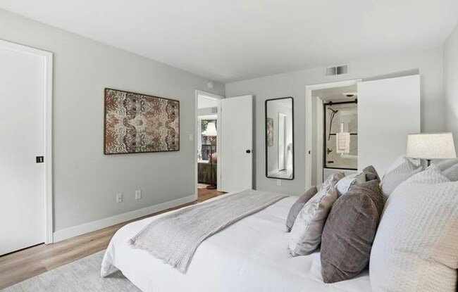 Building Photo - 1680 San Miguel Dr