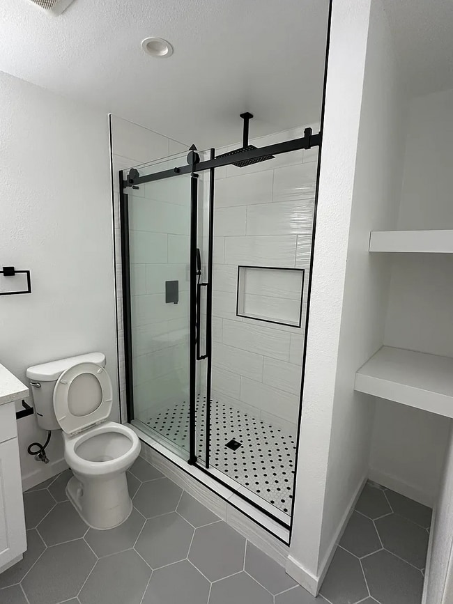 Building Photo - 1444