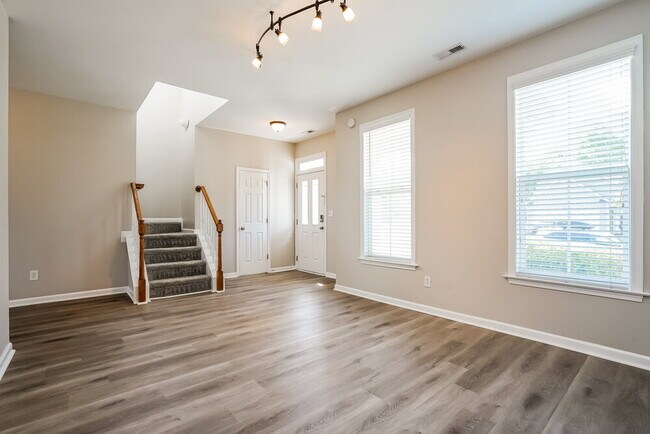 Building Photo - 229 Haywood Ln