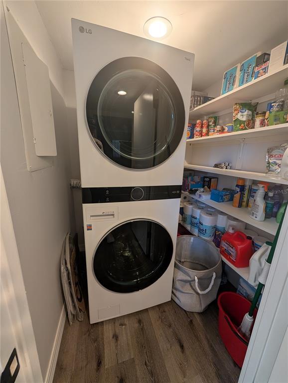 Building Photo - 8735 Midnight Pass Rd