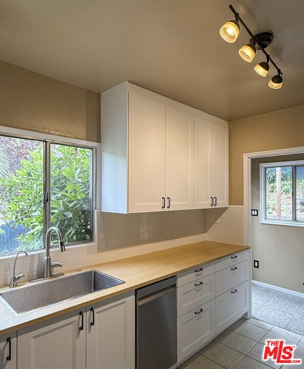 Building Photo - 1401 Dartmouth Dr