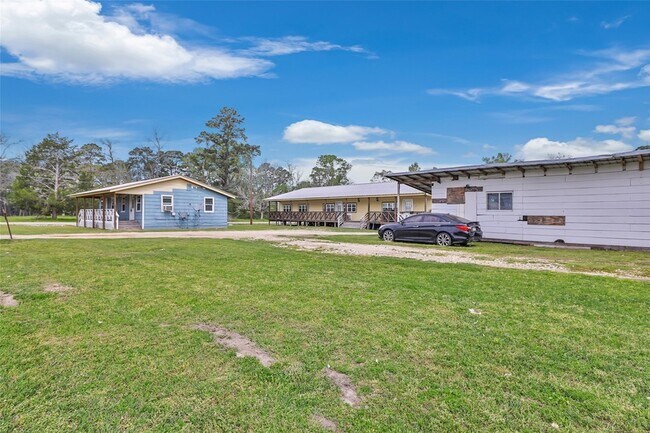 Building Photo - 10821 Highway 150 Unit 15
