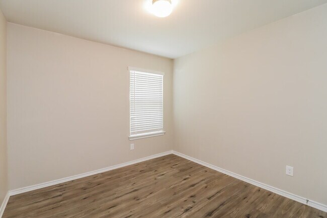 Building Photo - 424 Bishopgate Ct