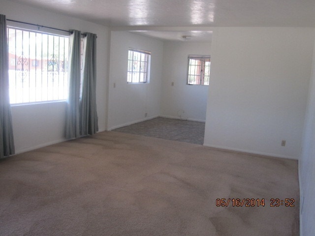 Building Photo - Close to Park Rental