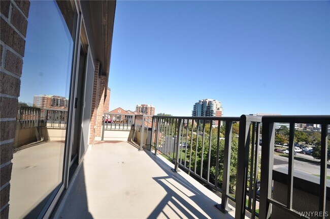 Building Photo - 40 Waterfront Cir