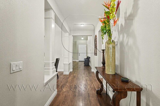 Building Photo - Stunning 5 Bed/3 Bath Home with Pool in Menifee!