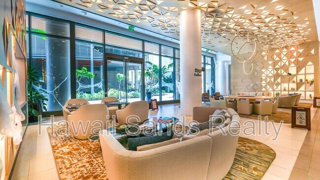 Building Photo - 987 Queen St