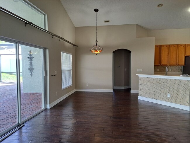 Building Photo - Pool Home in Oak Valley