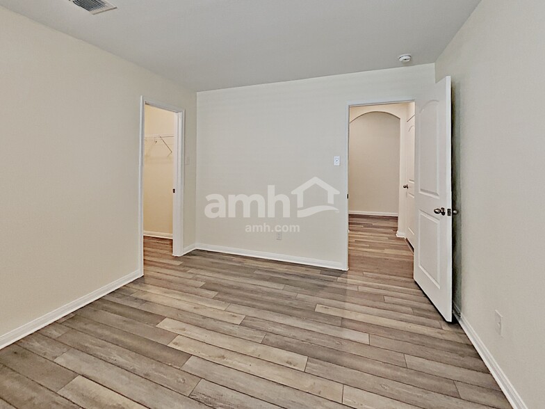 Building Photo - 7934 Cactus Plum Dr