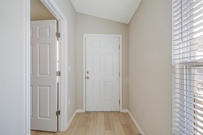 Building Photo - 1345 Derry Ave