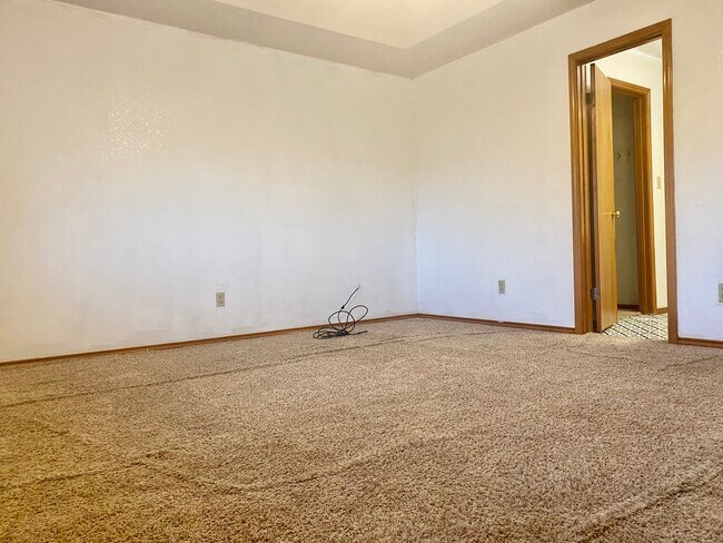 Building Photo - 1945 Zenaida Ave