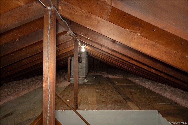Building Photo - 2108-2110 New Hackensack Road Unit