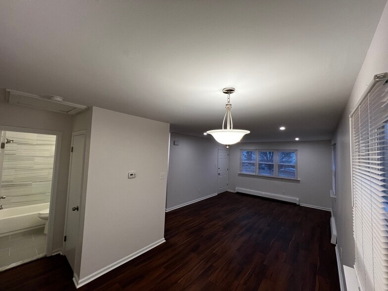 Dining Area - 50 Thomas Rd