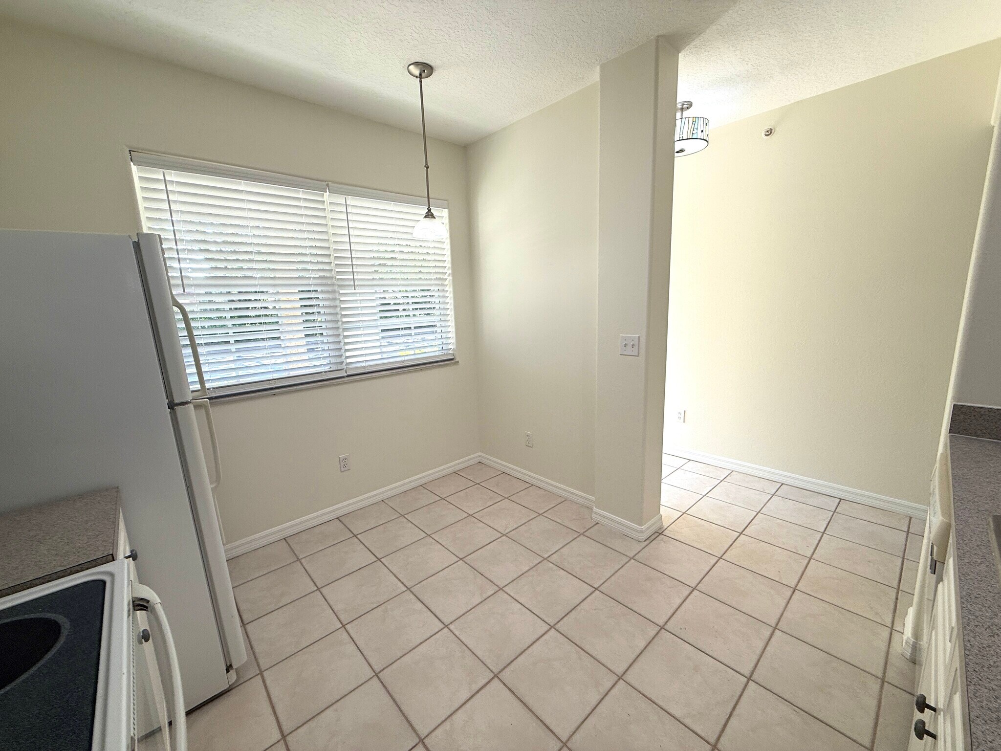 Building Photo - 90 San Juan Dr