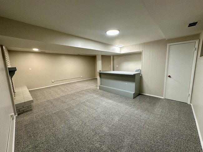 Building Photo - 2129 Creek Way