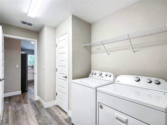 Primary Photo - 15 Redwood Trak Trce