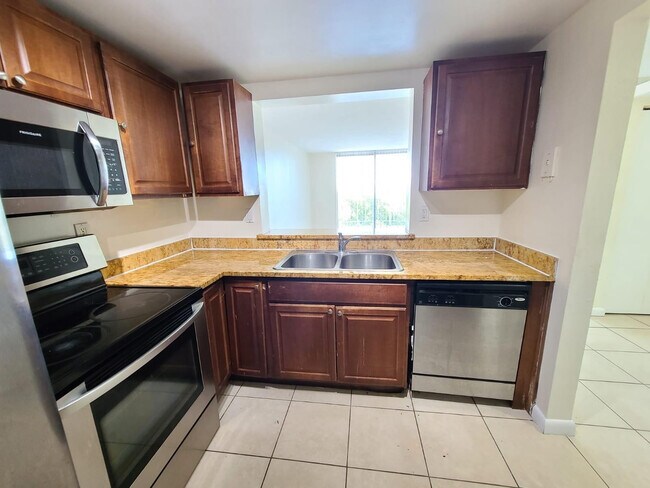 Building Photo - 496 NW 165th St