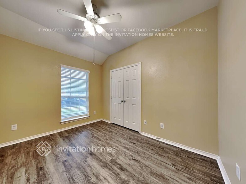 Building Photo - 2800 St Martin Dr