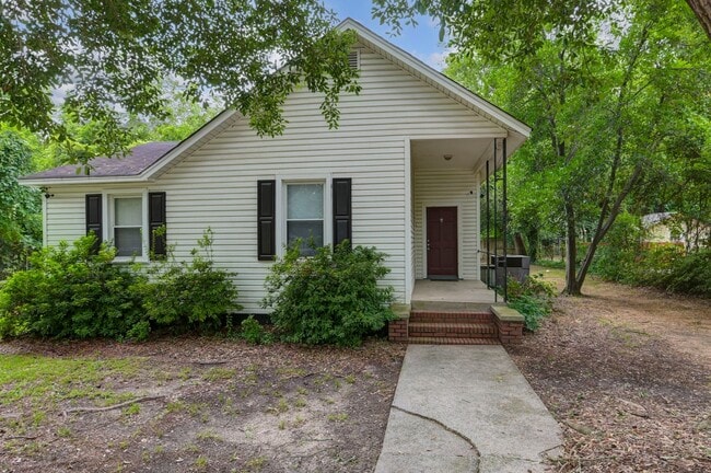 Primary Photo - Charming 3-Bed Home in Olympia – Steps fro...