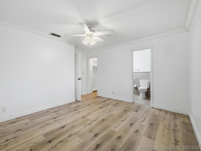 Building Photo - 1680 NE 34th Ln