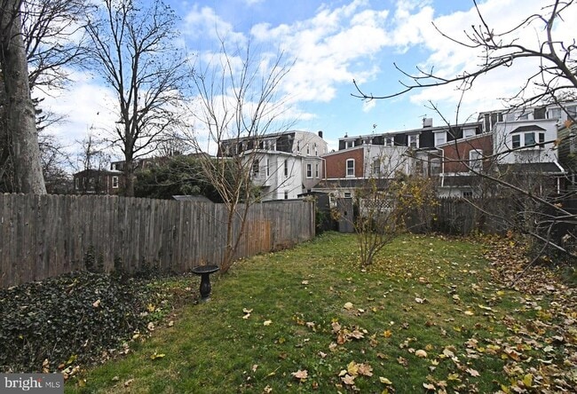 Building Photo - 232 Morgan St