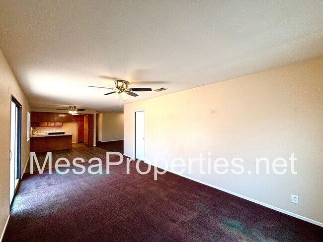 Building Photo - 8988 Grapefruit Ave