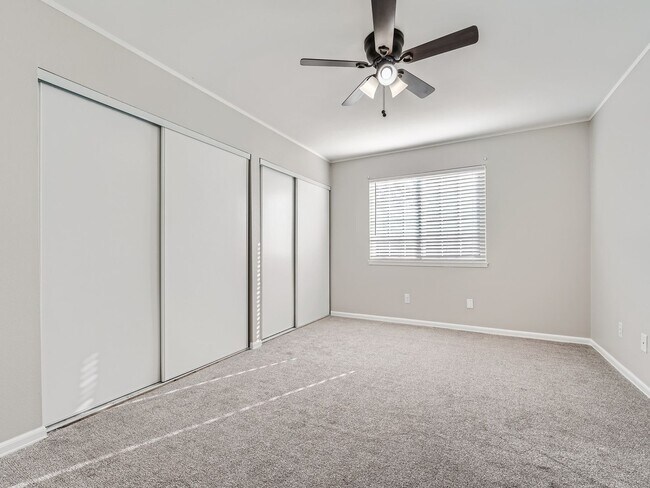 Building Photo - 2 Bed, 2 Bath Condo in Aurora!