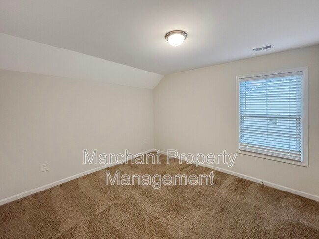 Building Photo - 459 Torrington Dr