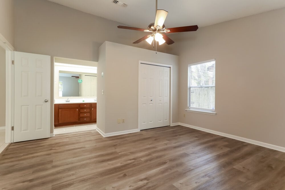 Building Photo - 8228 Honeysuckle Ln