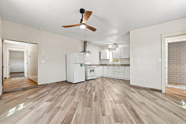 Building Photo - 3701 Hueco Ave