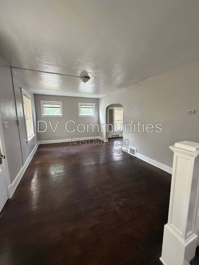 Building Photo - 3348 W 100th St