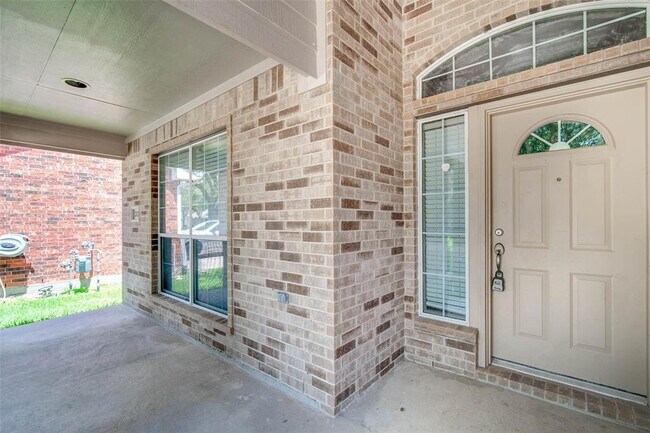 Building Photo - 20214 Sunset Ranch Dr