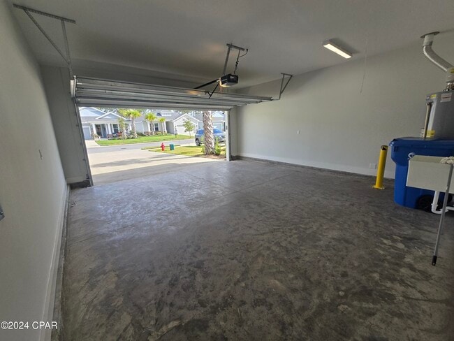 Building Photo - 427 Foxtail Wy