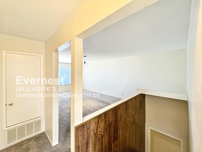 Building Photo - Spacious 2-Bed, 2-Bath Single-Family Home ...