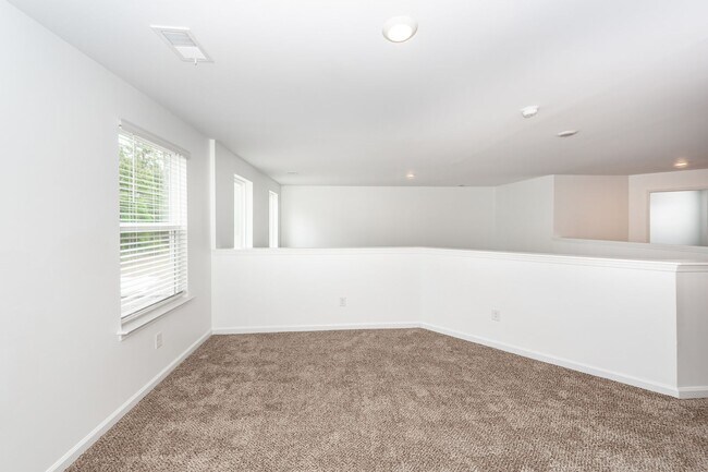 Building Photo - 3 Bedroom, 2.5 Bathroom Townhome in Cane Bay - Summerville